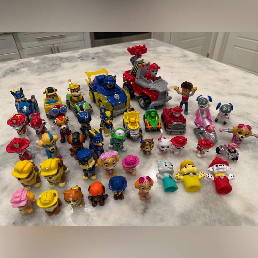 Huge Lot Paw Patrol Action Figure and Vehicles Collection